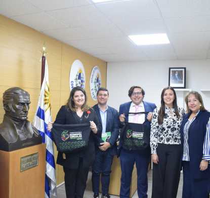 We had the honor of being received by the Ambassador of Uruguay in Colombia, Mercedes Corominas.