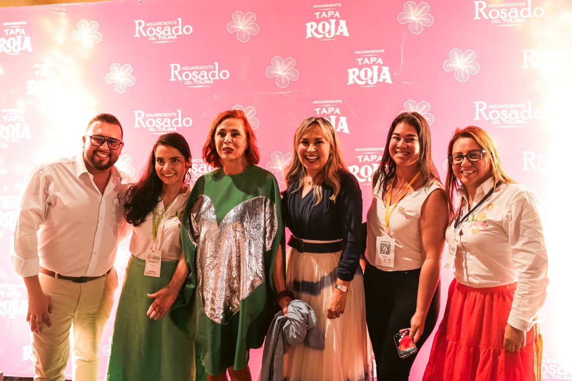 💡Por primera vez en la historia de Ibagué, AGATHA RUIZ DE LA PRADA llenó el corazón de la ciudad de color y esperanza
