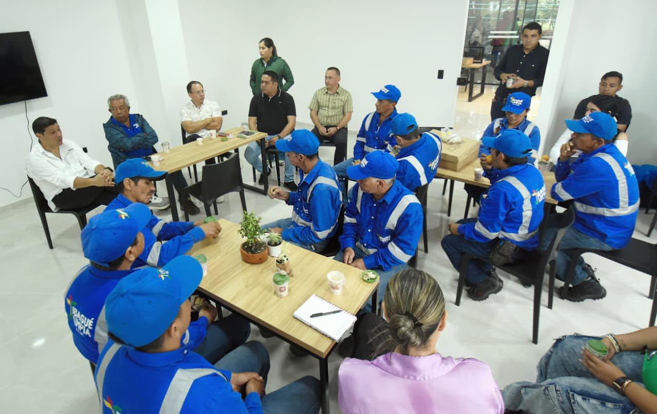 🤓 El gerente Milton Restrepo ofreció un desayuno de agradecimiento a nuestros Soldados Azules, reconociendo su compromiso 🫱🏼‍🫲🏾
