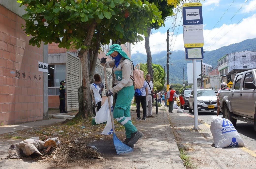 Durante la jornada electoral de hoy 🗳️, nuestro equipo estuvo trabajando 24/7 para mantener a Ibagué limpia, bonita y ambiental. 🌿